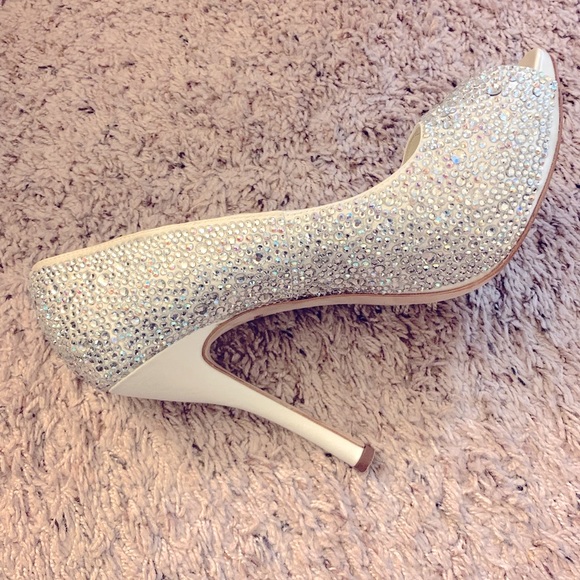 🎉HP 12/7🎉 Swarovski Crystal 4” 💎 pumps- AUTHENTIC SWAROVSKI - Picture 16 of 16